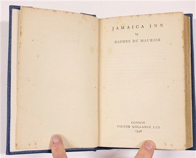 Lot 669 - Du Maurier (Daphne). Jamaica Inn, 1st UK & US editions, 1936