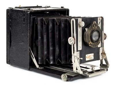 Lot 317 - Sanderson Regular Hand and Stand Camera (late 1920s) and other vintage cameras / accessories