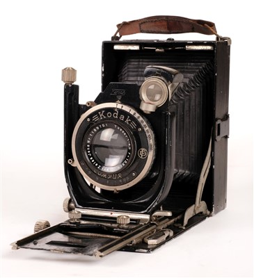 Lot 317 - Sanderson Regular Hand and Stand Camera (late 1920s) and other vintage cameras / accessories