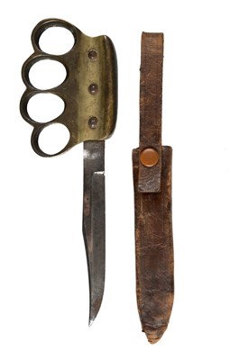 Lot 202 - Trench knife