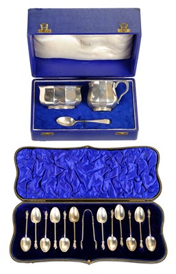 Lot 52 - Silver. An Edwardian silver christening set, by William Comyns & Sons, London 1908