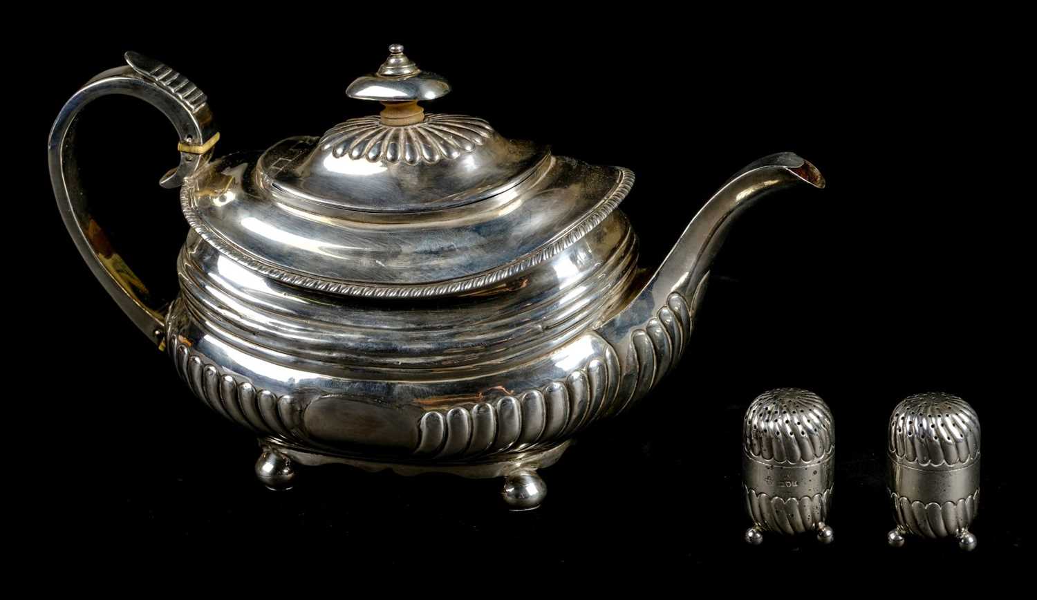Lot 55 - Teapot.  A George III silver teapot, London 1817