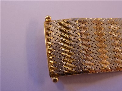 Lot 6 - Bracelet. An 18ct gold ladies bracelet