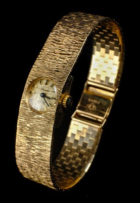 Lot 39 - Wristwatch. A 9ct gold ladies wristwatch