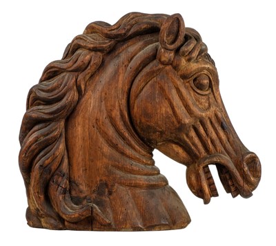 Lot 151 - Carved Horses Head. An early 20th century carved pine horses head