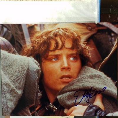 Lot 249 - Lord of the Rings. A group of 12 Lord of the Rings film trilogy signed photographs of actors