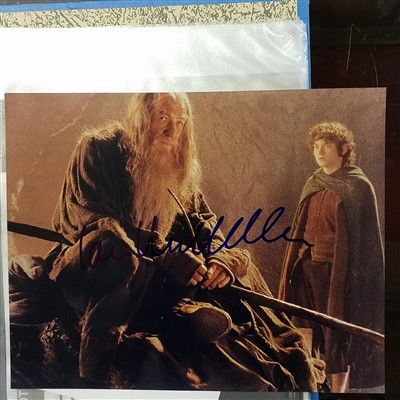 Lot 249 - Lord of the Rings. A group of 12 Lord of the Rings film trilogy signed photographs of actors