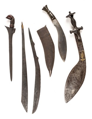 Lot 187 - Indo-Persian knife. An Indian tulwar  hilted kukri