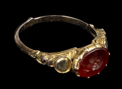 Lot 24 - Ring. An 18th century Grand Tour ring