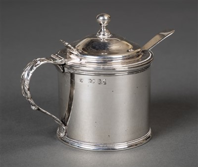 Lot 40 - Mustard pot. A George III silver mustard pot