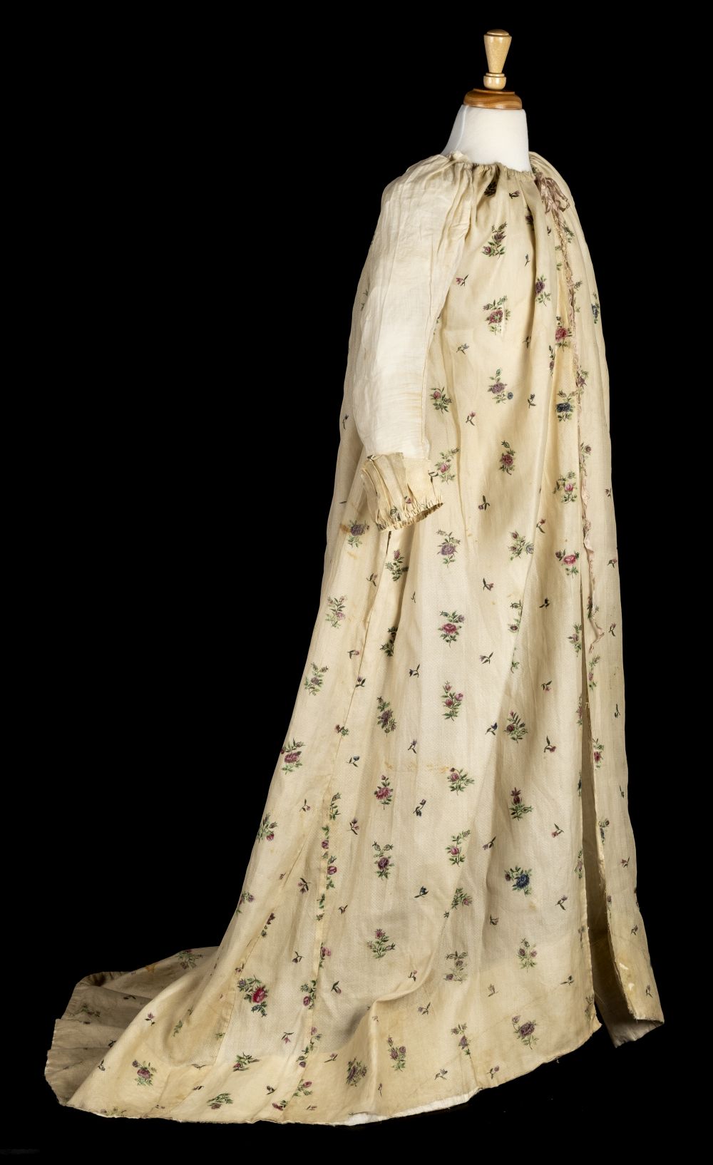 Painted Robe Dress. A rare hand-painted robe, mid-late 18th century - auctions ...