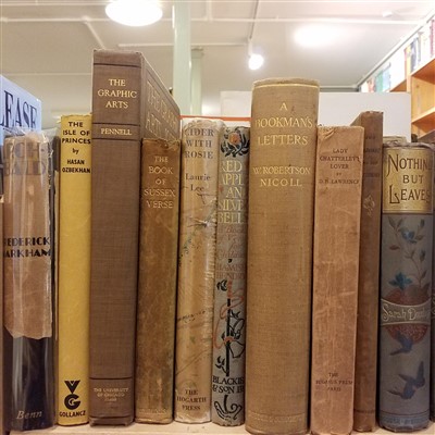 Lot 221 - Modern Literature. A large collection of miscellaneous literature