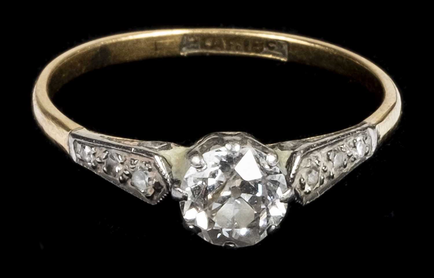 Lot 20 - Ring. A diamond solitaire ring