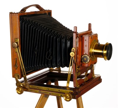 Lot 309 - Houghton "Triple Victo" half-plate field camera, circa 1900, with original folding tripod