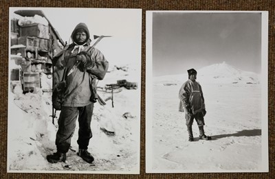 Lot 175 - Antarctica. Ponting (Herbert). Six photographs of the British Antarctic Expedition 1910-13