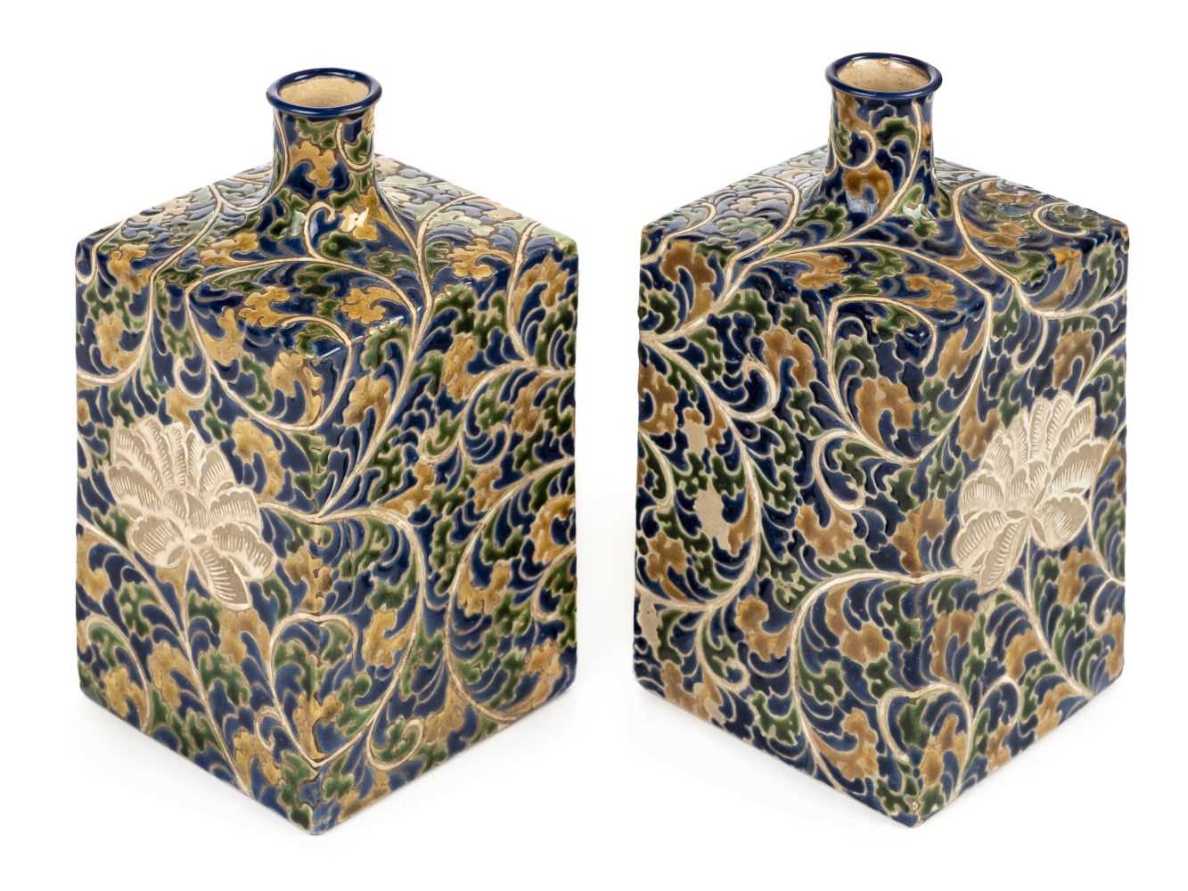 Lot 104 - Vases. A pair of Japanese pottery vases, Meiji period (1868-1912)