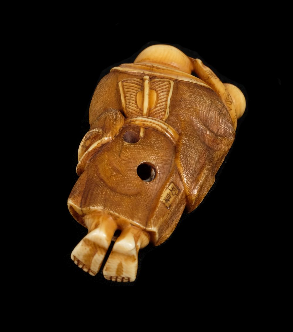 Lot 88 - Netsuke. A Fine Japanese Meiji Period Ivory