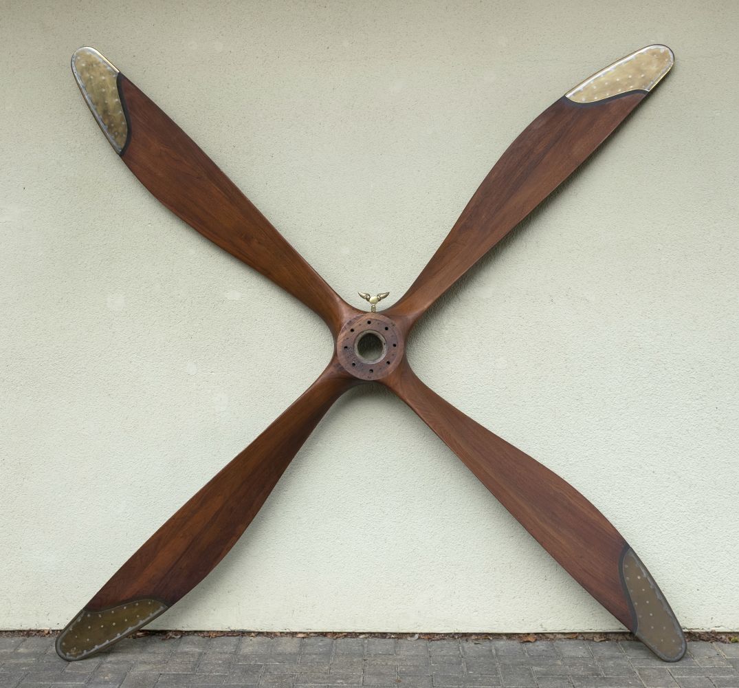 Lot 71 - Propeller. A rare WWI FE2b 4-blade pusher