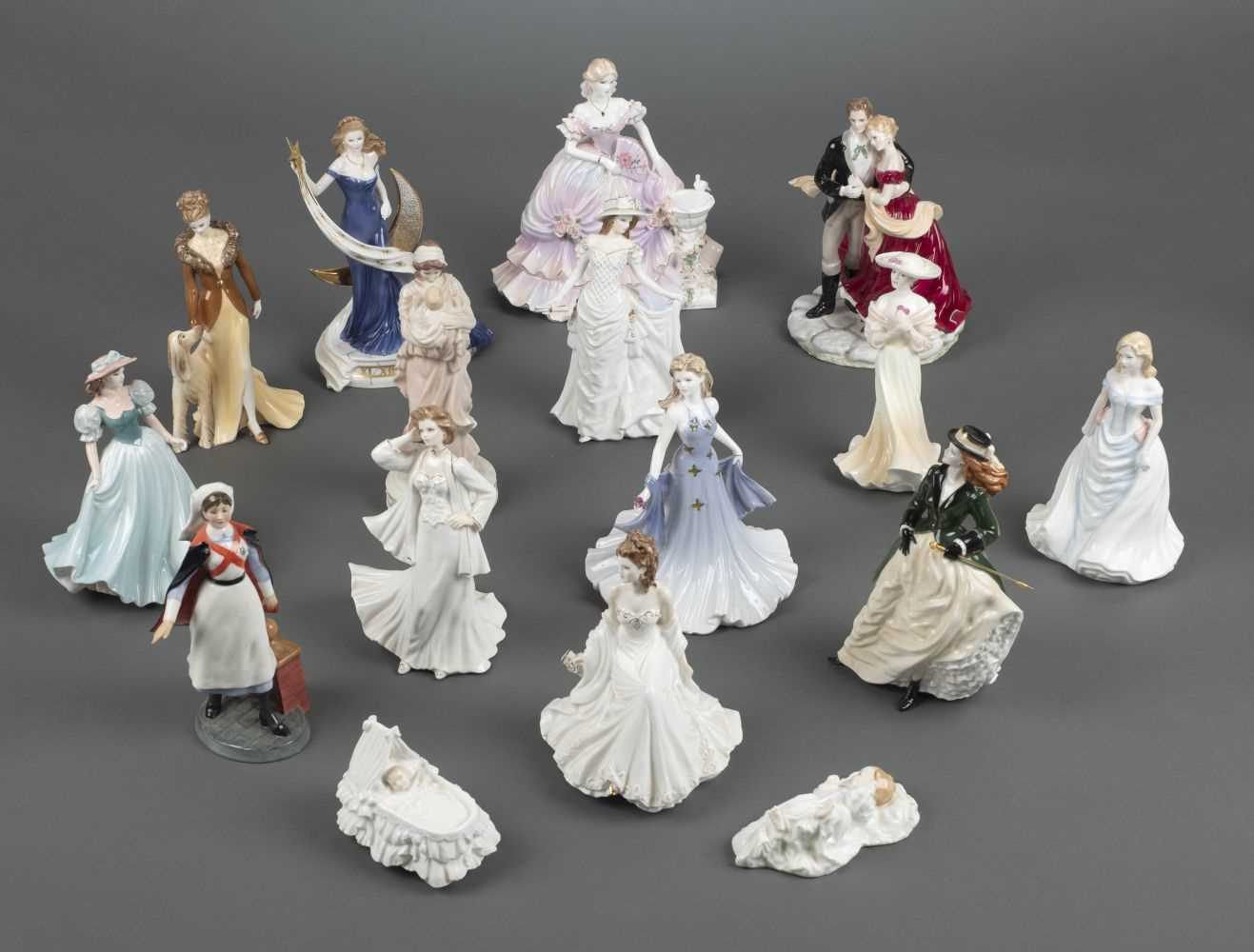 Lot 24 - Figurines. A large collection of Royal