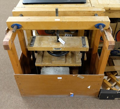 Lot 416 - Laying Press. A modern laying press and tub