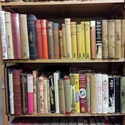 Lot 440 - Literature. A large collection of miscellaneous modern fiction, reference & literature