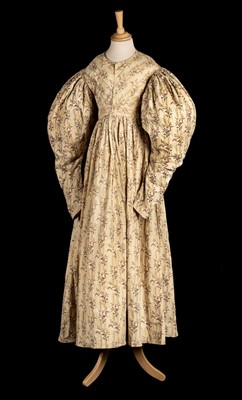 Lot 166 - Dress. A printed cotton day dress, 1830s