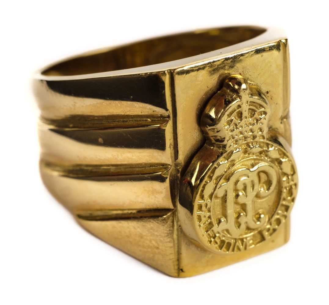 Lot 206 - Palestine Police. A 1940s 18ct gold