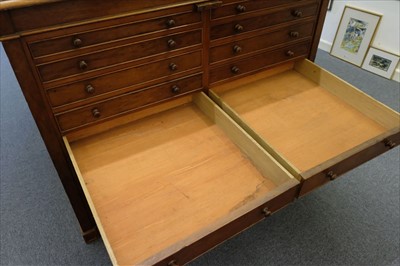 Lot 132 - Museum display cabinet