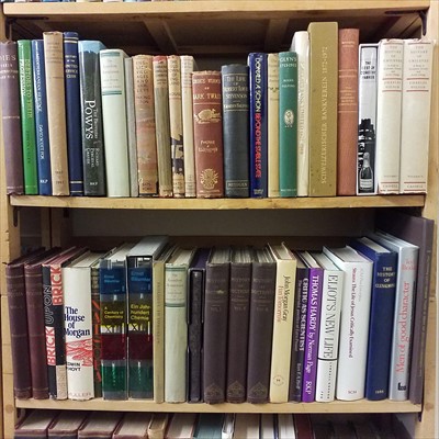 Lot 415 - History. A large collection of modern miscellaneous history reference & related