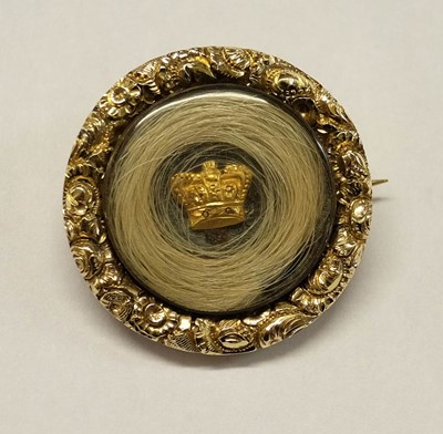 Lot 612 - Hair Jewellery - George III (1738-1820, King of Great Britain & Ireland). Mourning brooch, c.1820