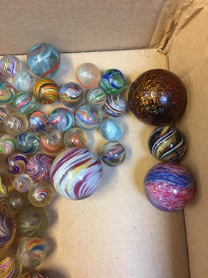Lot 128 - Marbles. A large collection of Victorian and later glass marbles
