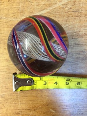 Lot 128 - Marbles. A large collection of Victorian and later glass marbles