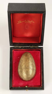 Lot 233 - Stuart Devlin. A silver egg commemorating the wedding of Charles & Diana 1981