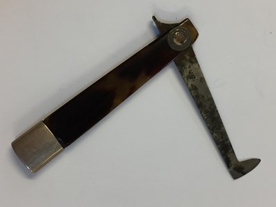 Lot 113 - Etui. George III shagreen etui and tools dated 1753