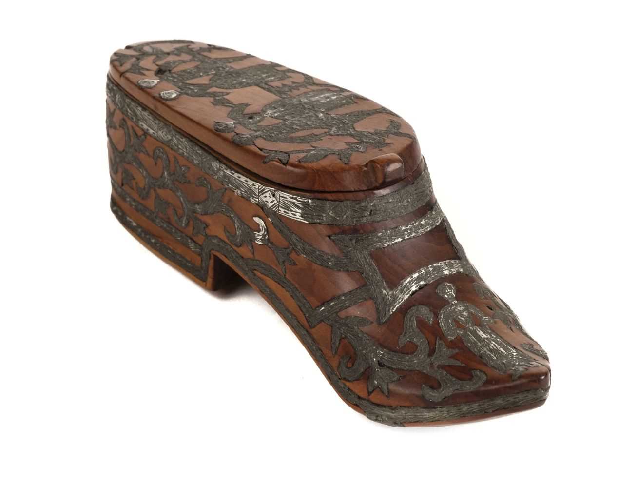 Lot 156 - Snuff box. An 18th century shoe snuff box dated 1762