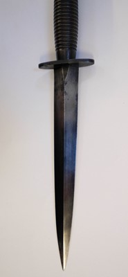 Lot 218 - Fighting Knife. A WWII period 3rd pattern commando knife