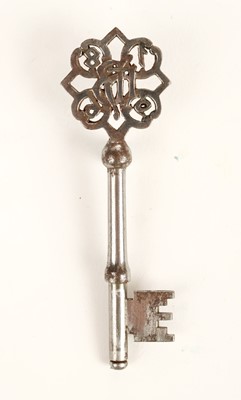 Lot 123 - Keys. A collection of keys including Medieval iron double ended key