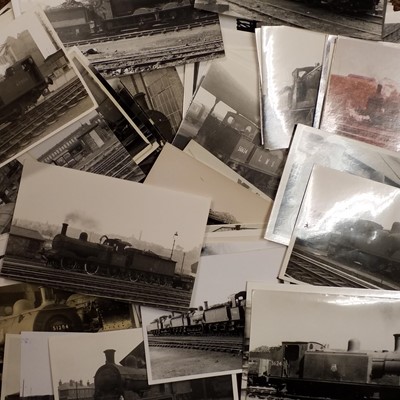 Lot 372 - Railway. A large collection of modern railway reference & related