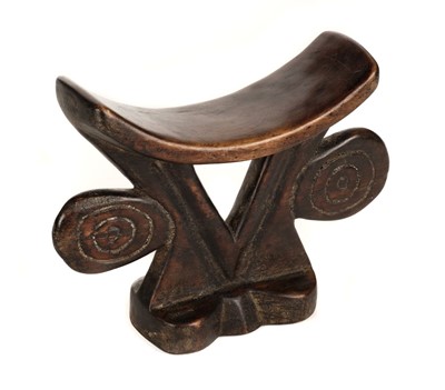 Lot 250 - South Africa. A Shona carved wood headrest