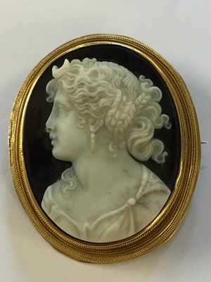 Lot 194 - Brooch. Cameo brooch, circa 1850