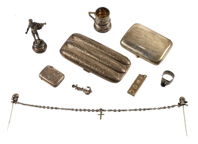 Lot 226 - Mixed silver. An Edwardian silver triple cigar case and other items