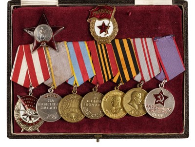 Lot 54 - Soviet Union. A WWII Order of the Red Banner group