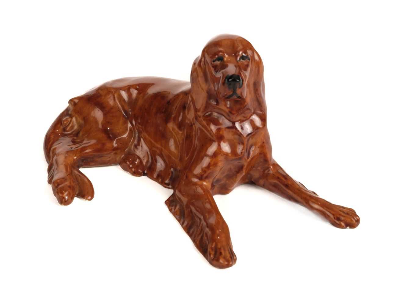 Lot 323 - Royal Worcester. A red setter modelled by Doris Lindner