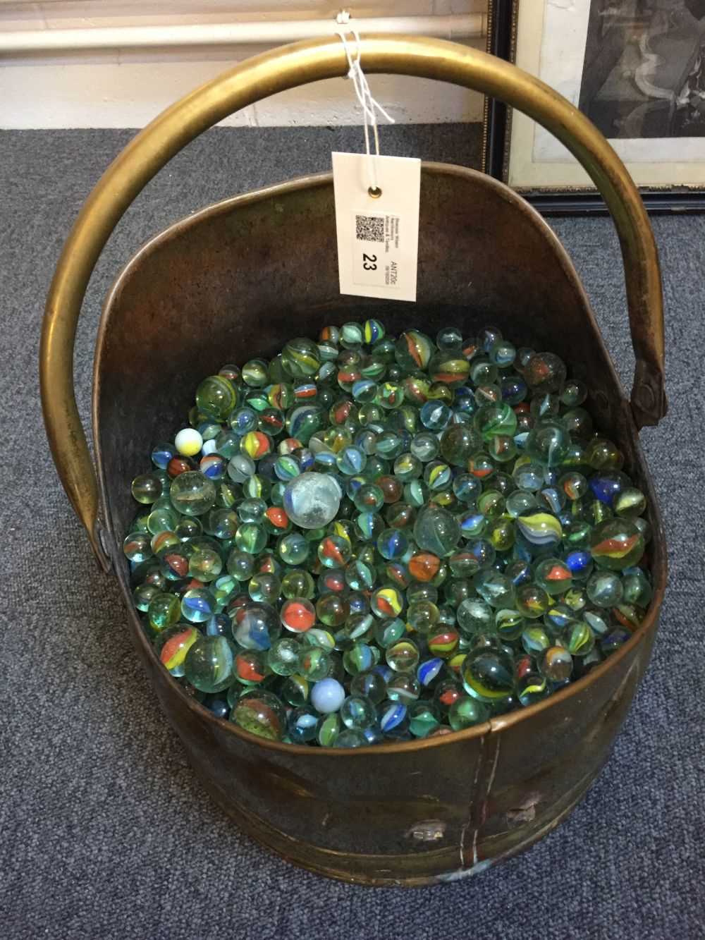 Lot 23 - Marbles. An extensive collection of 20th century glass marbles