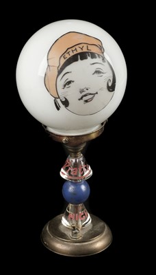 Lot 330 - Pratts. A Pratts novelty desk lamp