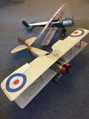 Lot 300 - Model Aircraft. A collection of large scale model aircraft