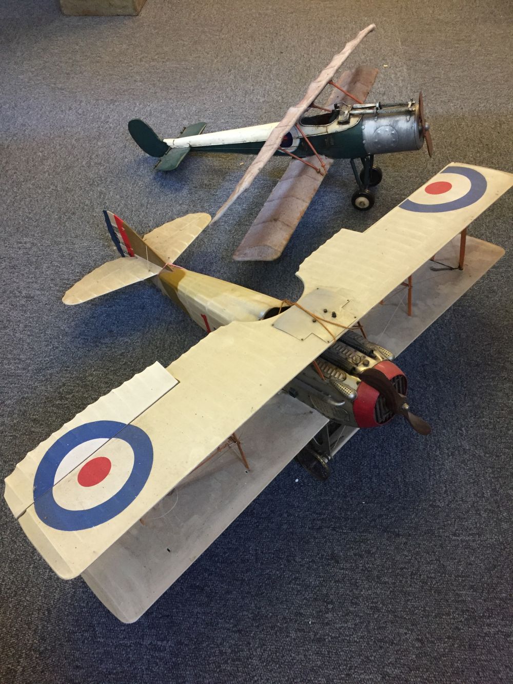 Lot 300 - Model Aircraft. A collection of large scale