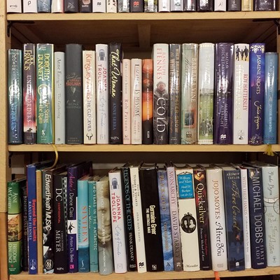 Lot 437 - Signed 1st Edition Non-Fiction. A large collection of signed modern 1st edition non-fiction
