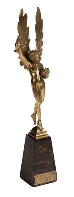 Lot 125 - Yacht Moteur Club de France 1923. An impressive bronze trophy