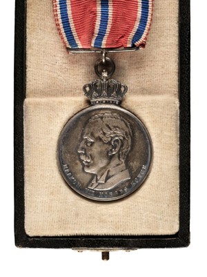 Lot 284 - Norway, Kingdom, Medal for Heroic Deeds, Haakon VII, silver medal